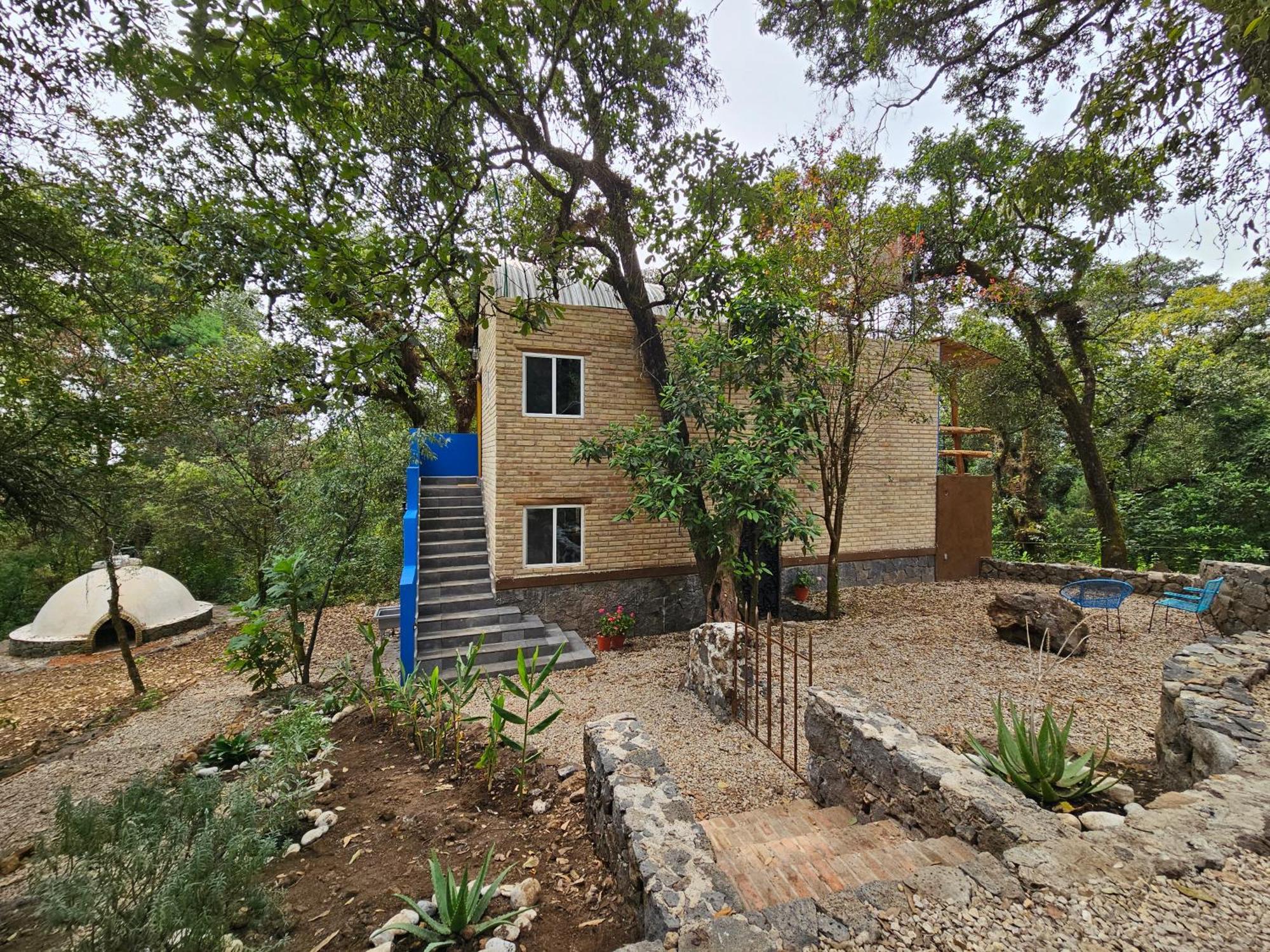 La Cabana Azul Al Fondo Del Bosque De Тепоцтлан Екстериор снимка
